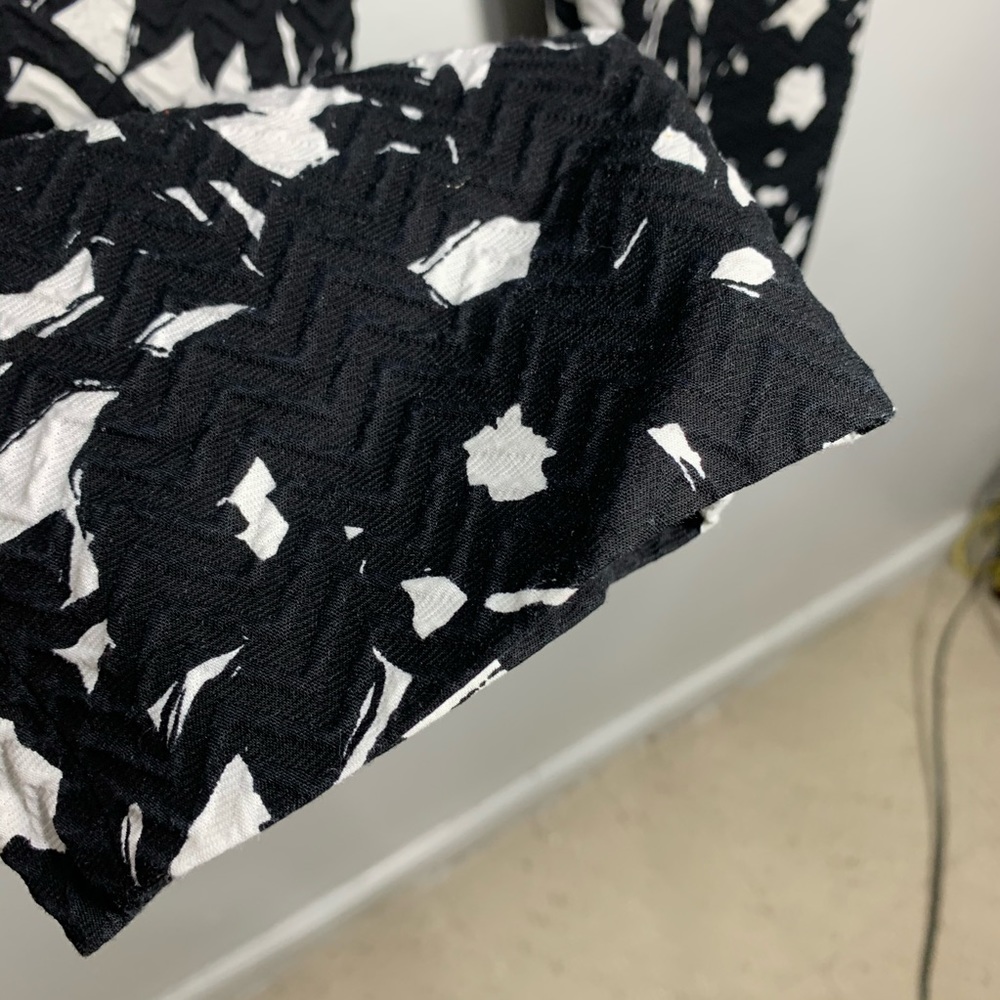 Ann Taylor LOFT black and white print cropped pant - Picture 5 of 16